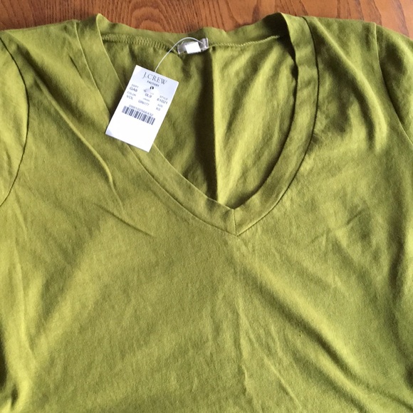 J. Crew Tops - J.Crew v neck t-shirt green XS